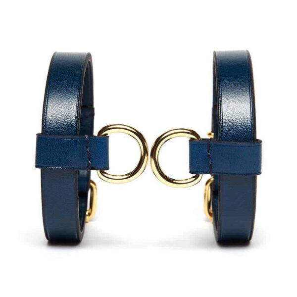 Bracelet en cuir Bleu avec attaches dorées D-ring par Domestique chez Brigade Mondaine