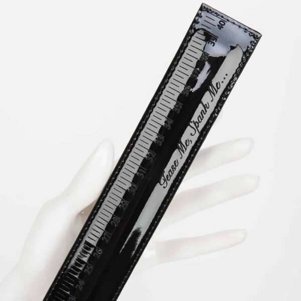 Spanking-Lineal aus schwarzem Lackleder mit Skala 40cm original Sin Nero von FRAULEIN KINK bei Brigade Mondaine