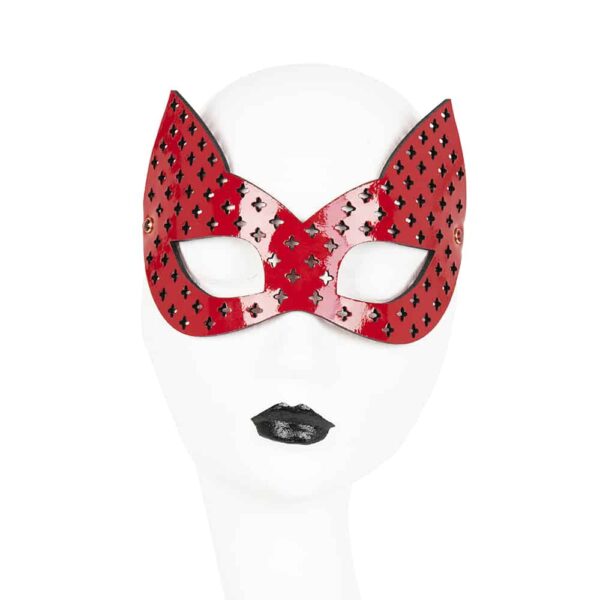Masque pour les yeux rouge en cuir gravé de croix avec oreilles de chats FRAULEIN KINK chez Brigade Mondaine