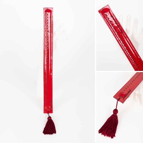 Règle Paddle pour fessée avec pompom rouge FRAULEIN KINK chez Brigade Mondaine