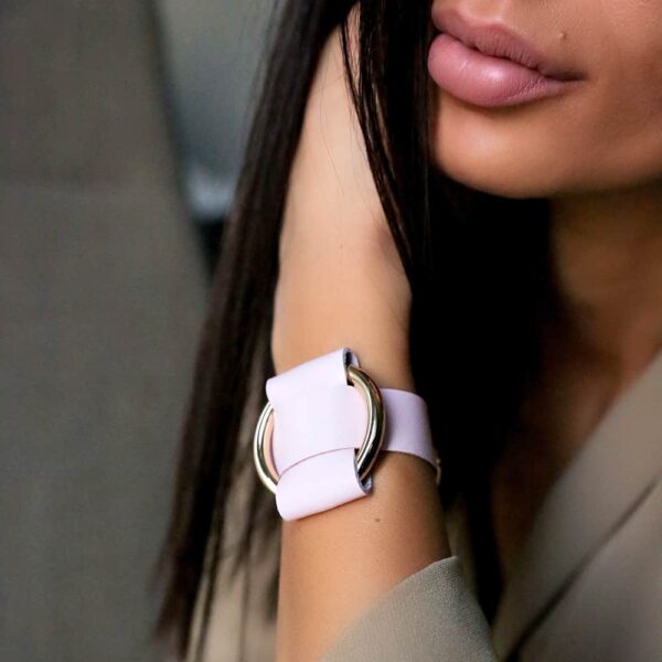 ANNA BRACELET in pink Nappa leather with a large gold metal ring from MIA Atelier at BRIGADE MONDAINE