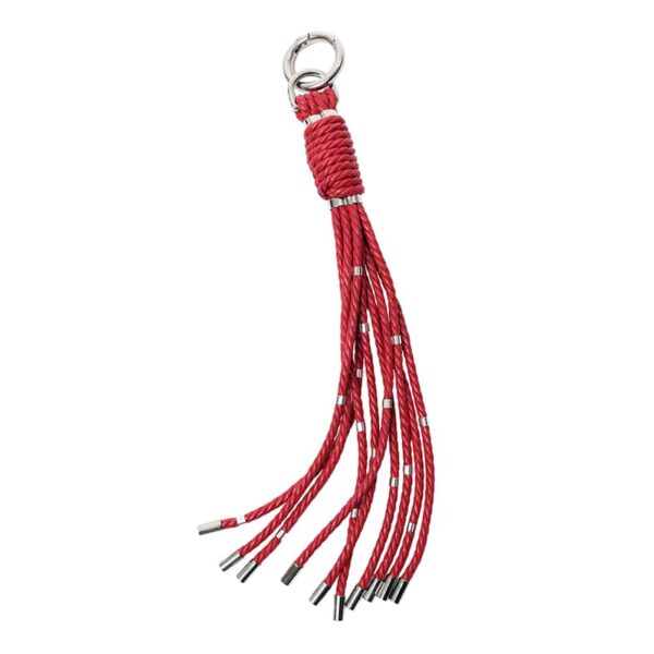 Брелок для ключей с плетеным брэндом в красных шнурах и серебряных деталях