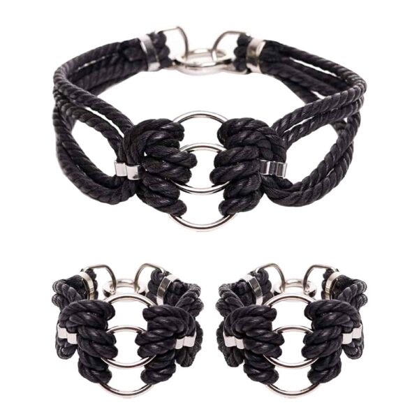 Conjunto bdsm collar de cuerda negra y esposas con detalles en plata