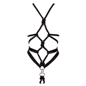Bdsm-Geschirr aus schwarzen Seilen mit silbernen Details und einem Stück zum Anbinden