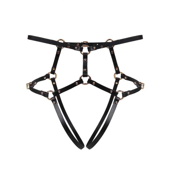 Harness briefs Doris in black leather by Elif Domanic. These panties are made of a triangle for the lower abdomen which is connected to the waist by a strap. At the back two straps in the shape of panties maintain the buttocks. The whole is connected by golden brass rings and some nails on both sides of the product. The harness is attached to the lower back with a thin gold buckle.