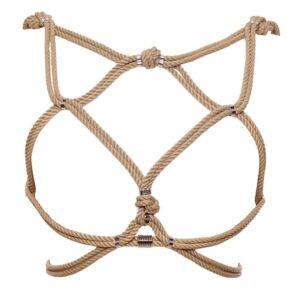 Hoshi harness from Figure of A in beige color. This piece is made from waxed cotton ropes and silver beads in zinc and brass alloy. It is worn over the ribcage and contains an interlacing of ropes that wrap around the breasts and waist.