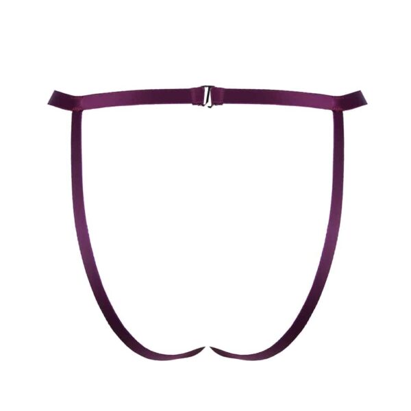 Culotte Shibari ouvert collection bordeaux de la marque ELF ZHOU LONDON. Cette culotte est confectionnée à partir d’élastiques, un corsetage figure sur le devant et décore le devant des parties génitales.