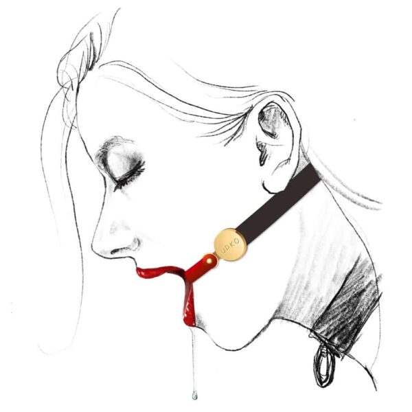 Esta es una Mordaza Invisible Bondage de la marca Upko. Hay una parte de silicona roja que encaja dentro de la boca. Se puede fijar y llevar de forma independiente. Para sujetarlo al cuello puedes utilizar la parte de cuero negro.