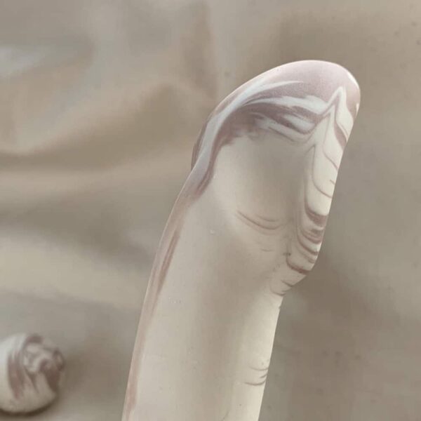 Flat shape on the long half oval toe Adeles brydges at brigade mondaine.