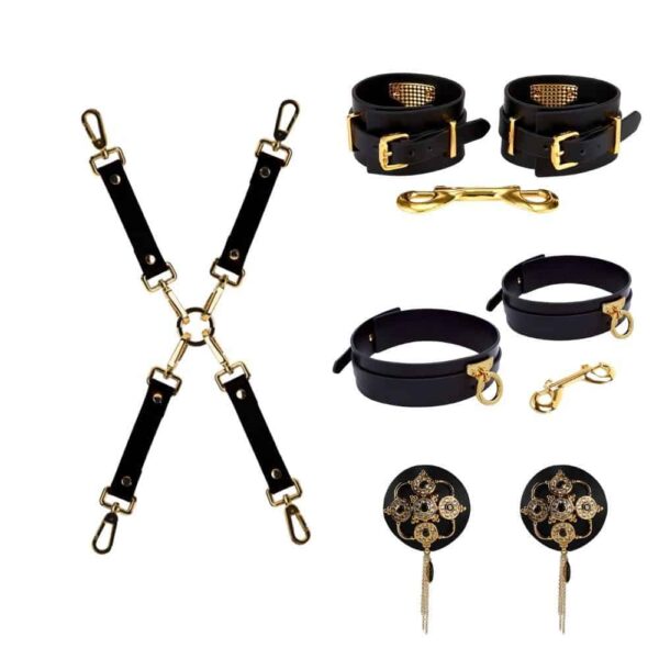 Set composed of a black leather Hogtie with 24 carat finishes, gold snap hooks, wide black leather handcuffs with 24 carat gold straps and gold interior elements. Fine handcuffs with 24 karat gold ring and nipples with rhinestones embroidered on0 Czech zircon gems, black leather and 60 rhinestones inlaid by hand for your pleasure. Diameter: 5.7 cm - Length of tassels: 7 cm at brigade mondaine