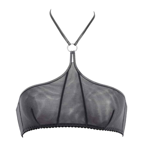 Top Khan Collection Caravasar de Gonzales Affaires. Este top es un bandeau con los hombros descubiertos que se abrocha en la nuca con finos y sencillos tirantes grises. Un anillo gris une la banda y las correas en el cuello. La costura inferior del bandeau tiene una muesca. La espalda está completamente desnuda. Se abrocha con dos pequeños ganchos en la cintura. Dos grandes fundas de tul sostienen el busto en los laterales.