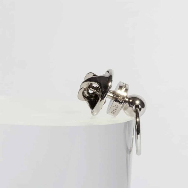 O-ring pin’s en argent palladium, made in Paris, ce pin’s s’applique sur n’importe quel tissu