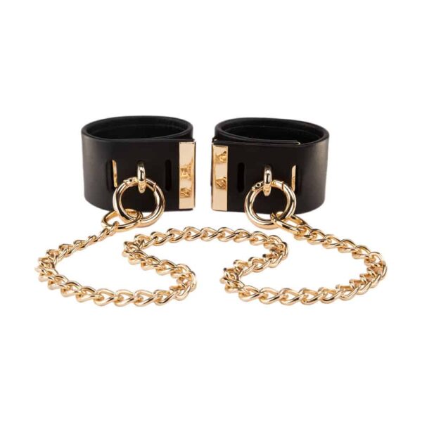 Beatrice collection is the new creation of the luxury accessory house Asche & Gold