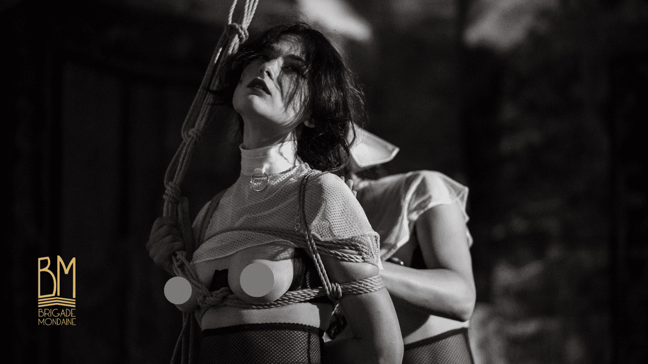 Marie Sauvage, espectáculo Shibari en colaboración con Brigade Mondaine