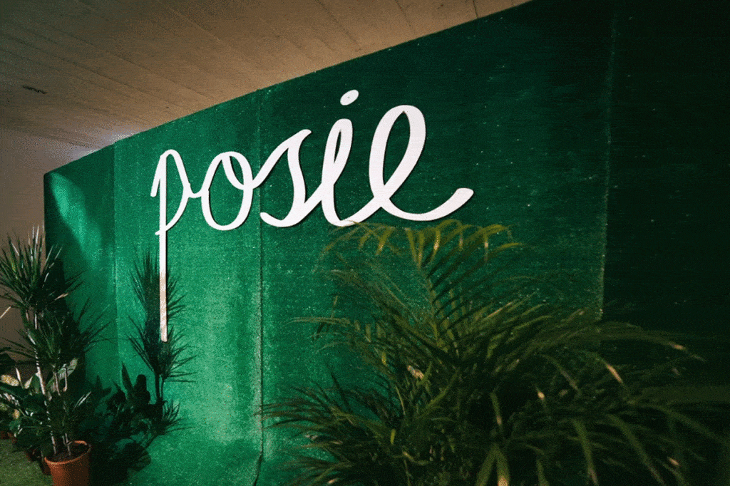 Posie event background in green