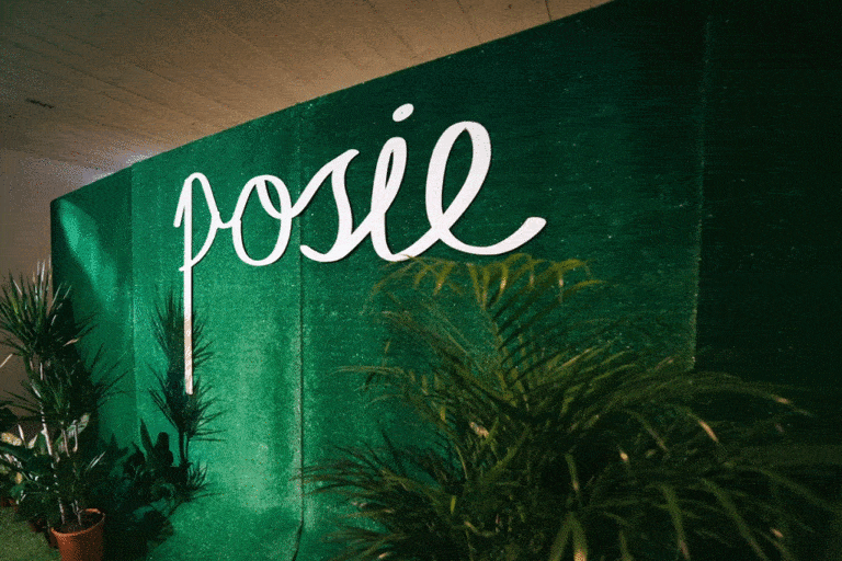 Posie event background in green