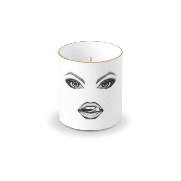 A captivating white porcelain mug, adorned with a precisely drawn monkey in felt. The monkey teases mischievously, running his tongue over his lips. The illustration, finely crafted with a fine-tipped pen, evokes the Provocateur style and draws its inspiration from Ilona Staller.