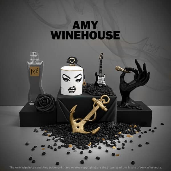 Duftkerze mit Amy Winehouse Gesicht, abstrakt schwarz-weiß