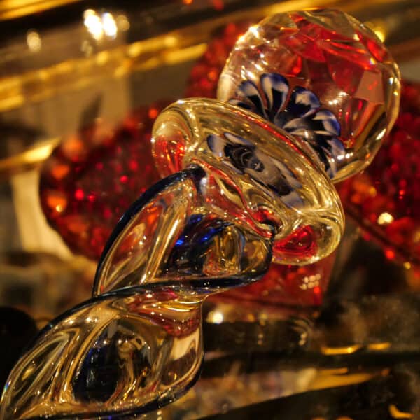 Showroom zeigt einen Twist-Dildo Crystal Delights