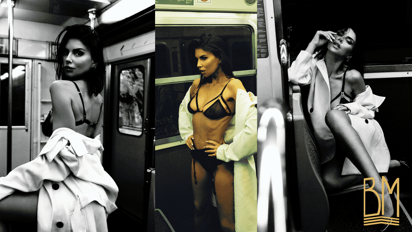 Mujer vestida con un traje Atelier Amour en el metro.