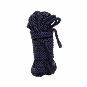 Packshot sur fond blanc de la corde bleue BDSM de Brigade Mondaine.