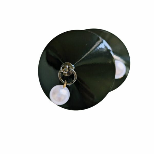 Packshot de Nippies Noirs avec Perles