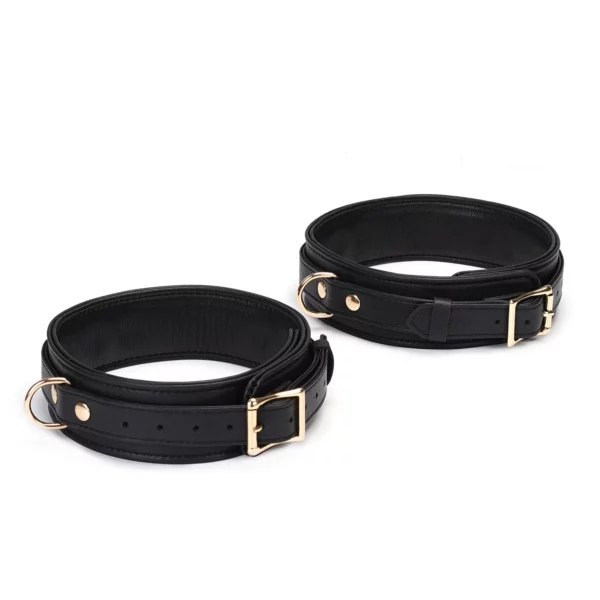 Packshot de Menottes pour Cuisses en Cuir Noir