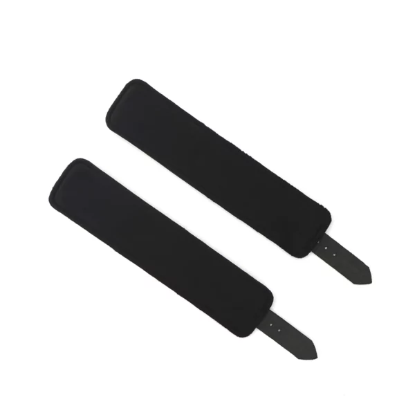 Packshot Innenhandschellen Lammleder Schwarz mit silberner Kette