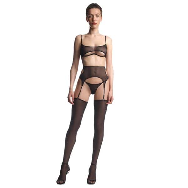 Porte-jarretelles String et Soutien-Gorge en maille technique résistante et légère
