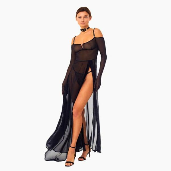 Robe Longue Noir en résille stretch élastique européen et finitions métal plaqué or drapé fluide et traîne subtile