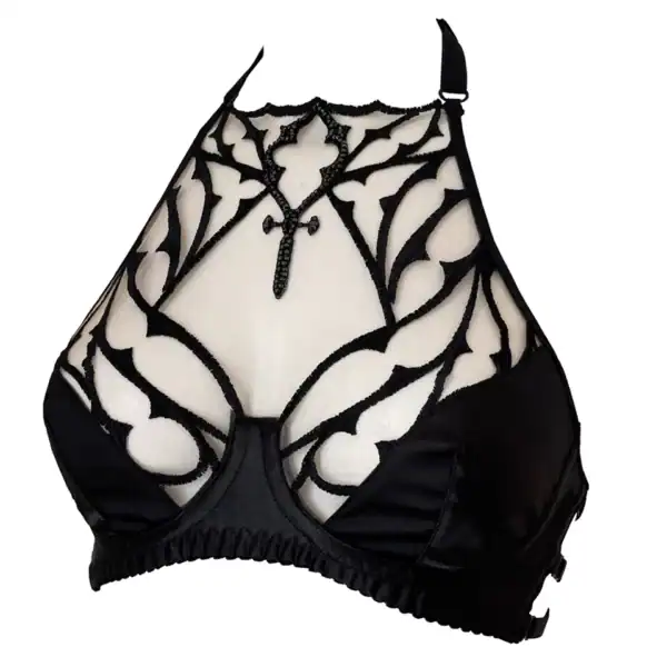Gothic-BH aus nudefarbenem, schwarz besticktem Tüll mit facettierten Perlen. Halbschalen aus schwarzem, gefüttertem Satin und verstellbarer Halfterkragen. Dramatische Eleganz und bequemer Halt.