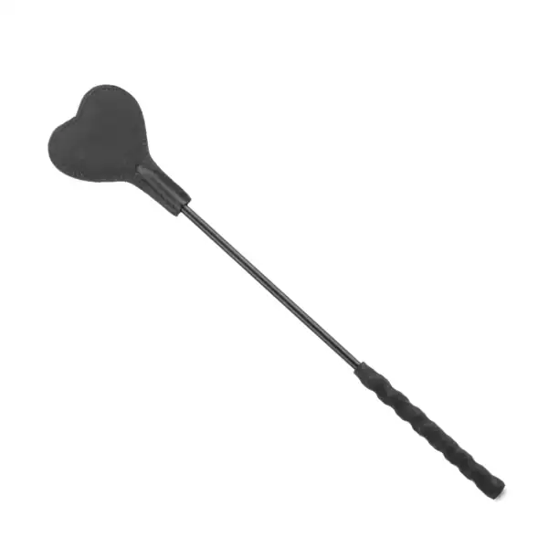 Cravache courte en cuir rouge avec tête en cœur et rivets métalliques rouges – Liebe Seele