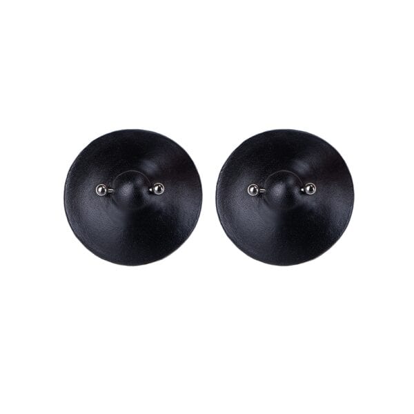 RE:STRICT - Pasties de cuero negro Pasties de cuero negro moldeado hechos a mano, creaciones bondage minimalistas y provocativas de RE:STRICT.