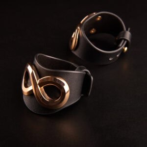 IINFYNII <br /><strong> Браслеты SASKIA</strong>